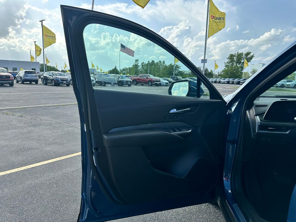 Vehicle image 15 of 27