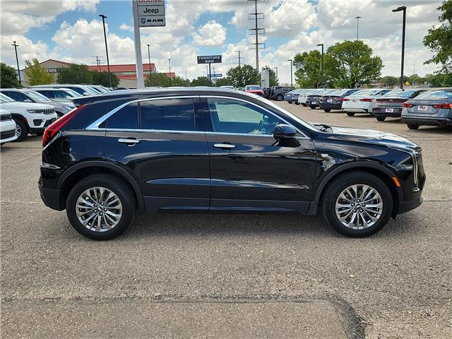 2024 Cadillac XT4 Premium Luxury Image 3 of 20