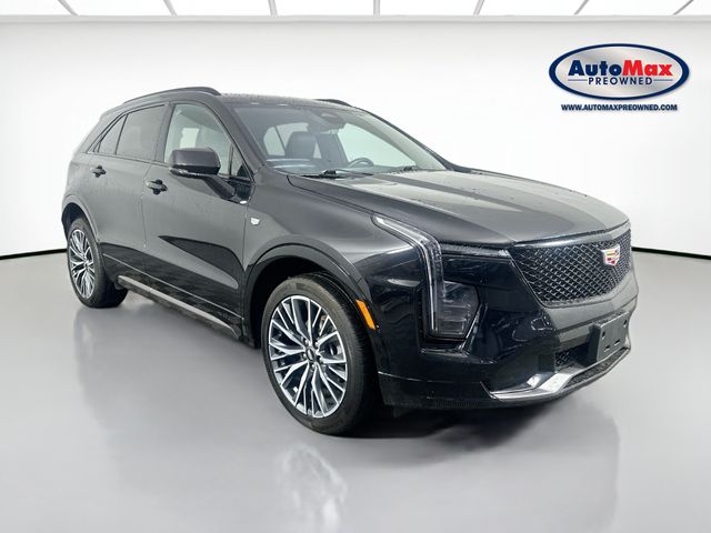 2024 Cadillac XT4 Sport Image 3 of 32