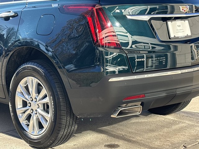 Vehicle image 21 of 32