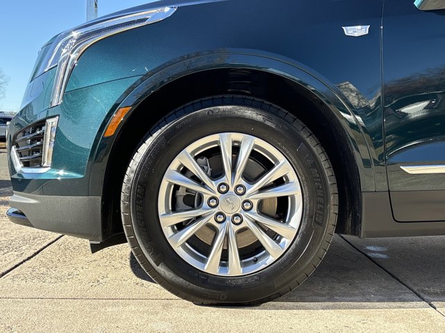 Vehicle image 17 of 32