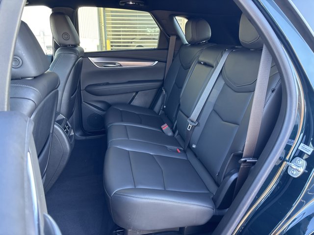 Vehicle image 26 of 32
