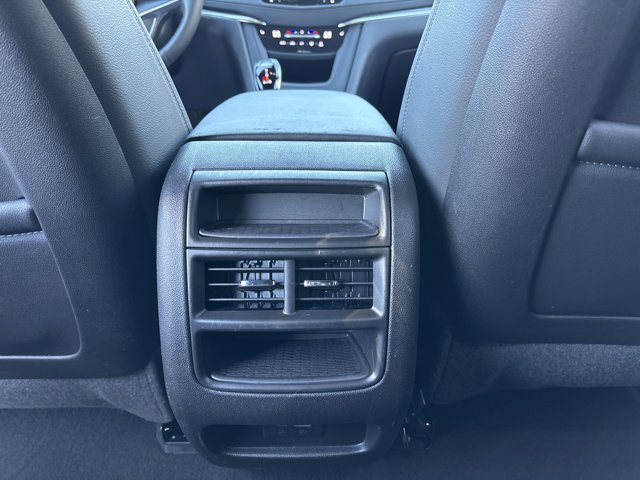 Vehicle image 28 of 32