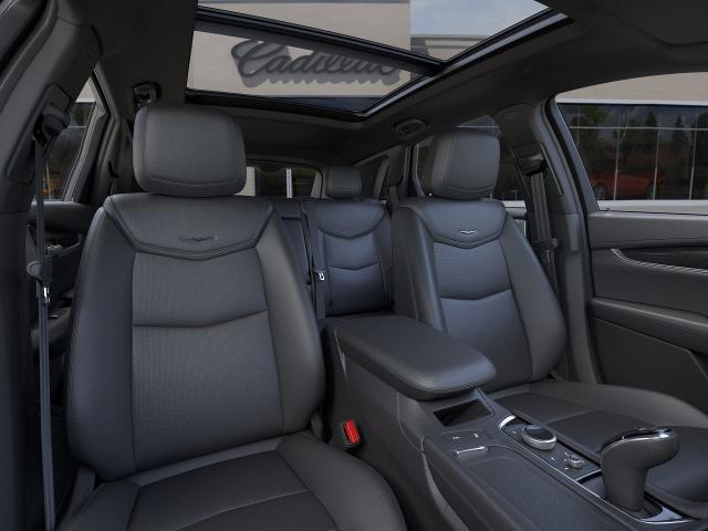 Vehicle image 17 of 33