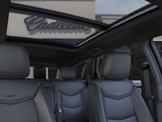 Vehicle image 25 of 33