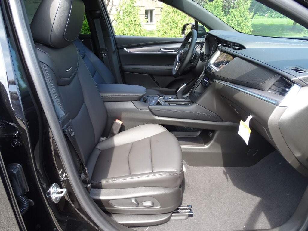Vehicle image 17 of 36