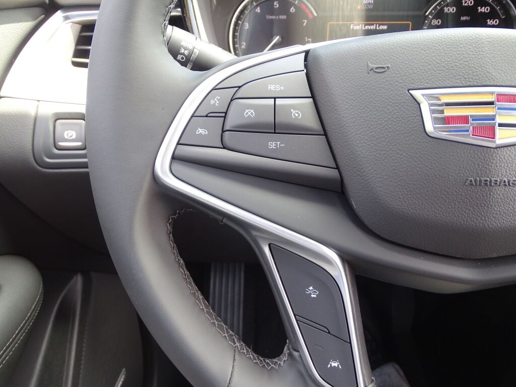 Vehicle image 21 of 36
