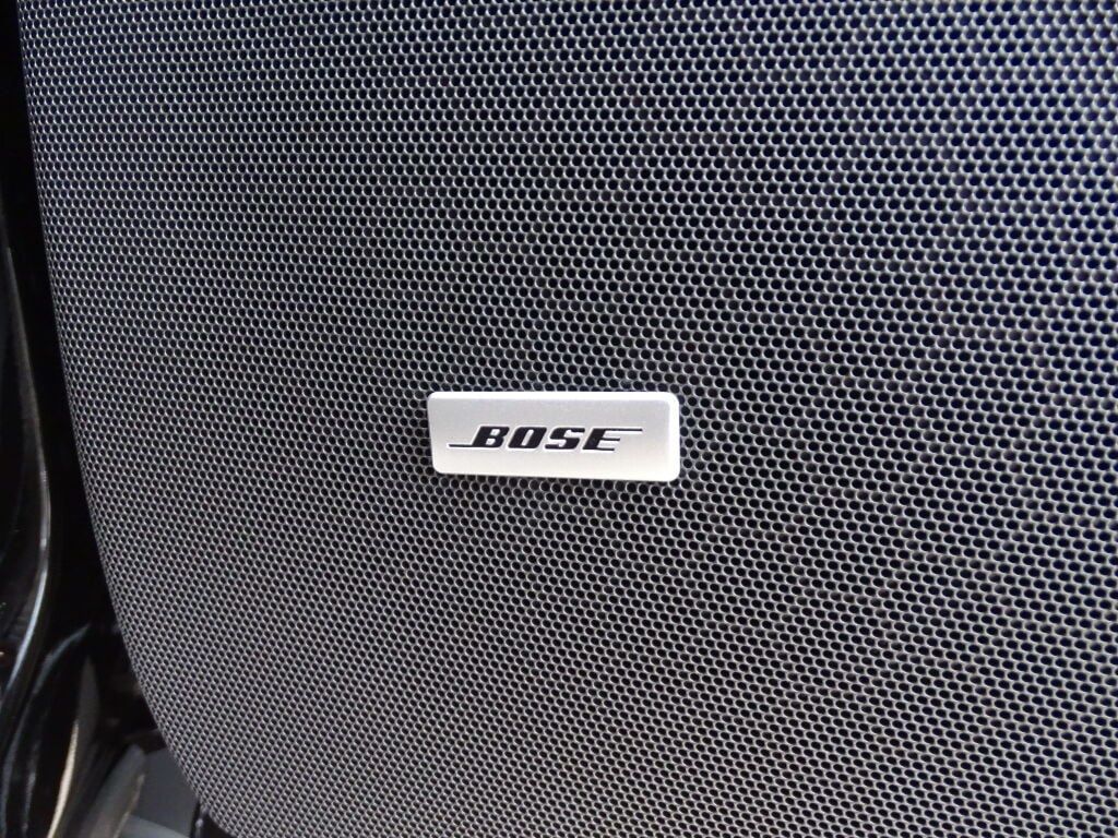 Vehicle image 27 of 36