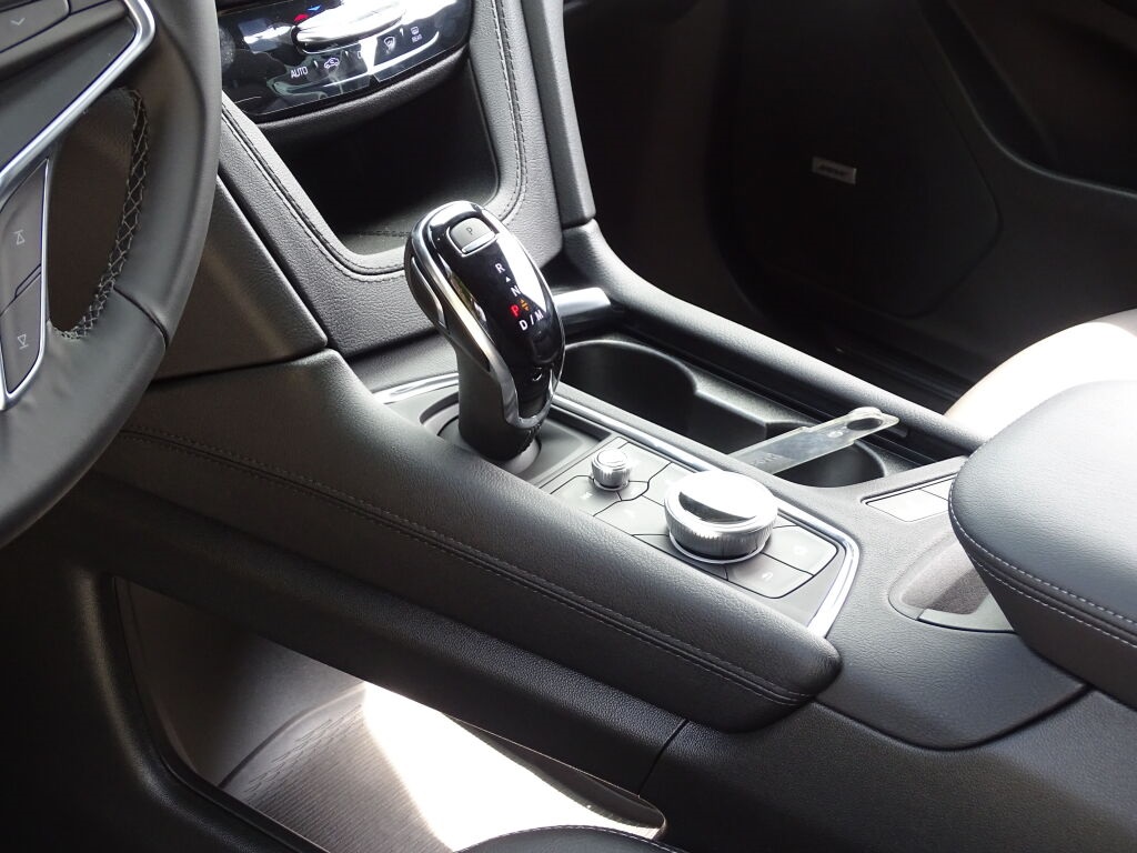 Vehicle image 24 of 36