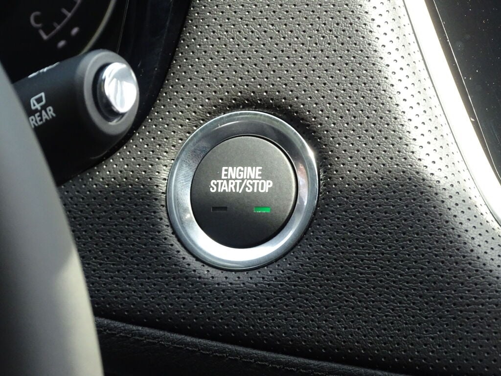 Vehicle image 28 of 36