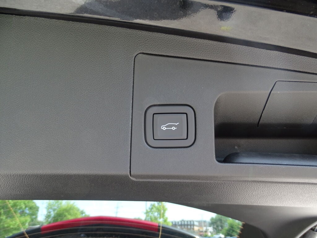 Vehicle image 29 of 36