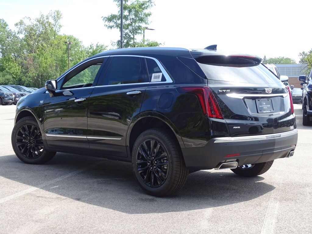 Vehicle image 10 of 36