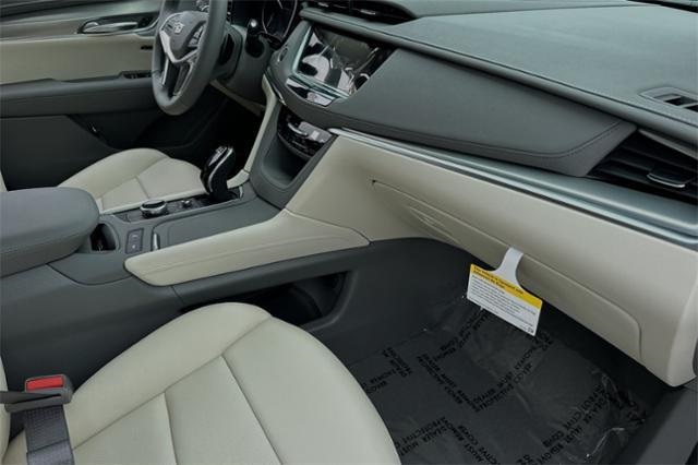Vehicle image 15 of 33