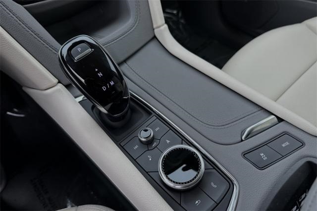 Vehicle image 22 of 33