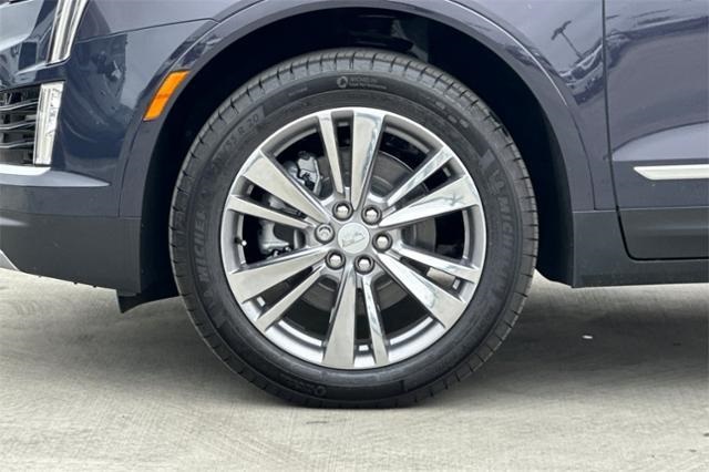 Vehicle image 9 of 33