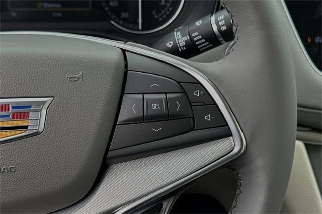 Vehicle image 31 of 33