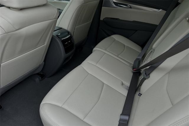 Vehicle image 11 of 33