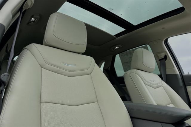 Vehicle image 12 of 33