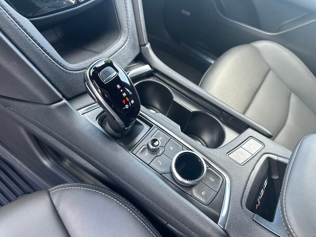 Vehicle image 31 of 37