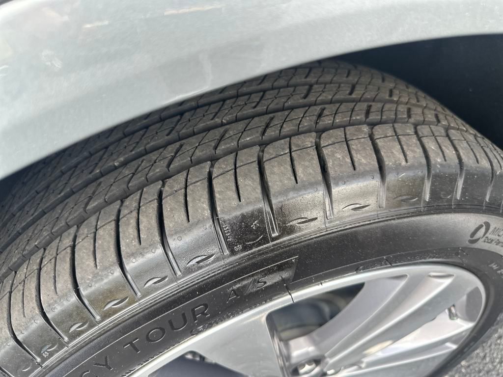 Vehicle image 35 of 37