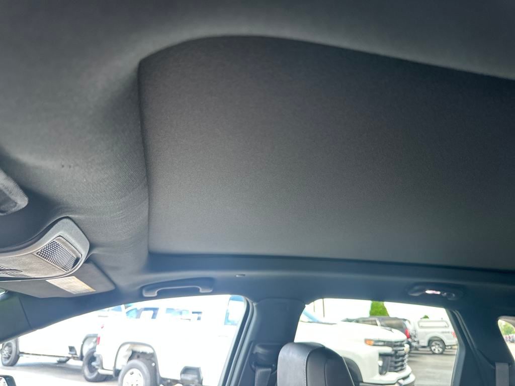 Vehicle image 28 of 37