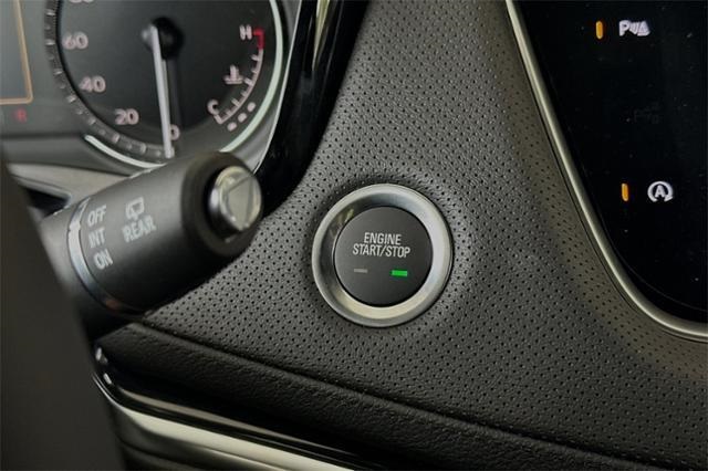 Vehicle image 28 of 33