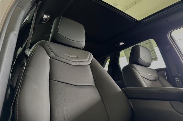 Vehicle image 11 of 33