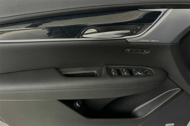 Vehicle image 24 of 33