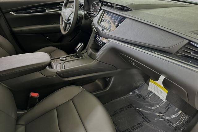 Vehicle image 16 of 33