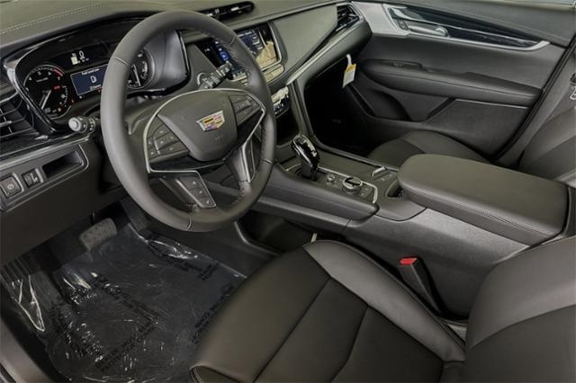 Vehicle image 15 of 33