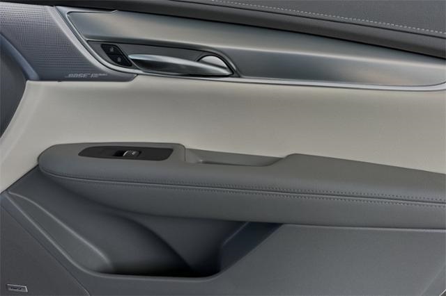 Vehicle image 24 of 33