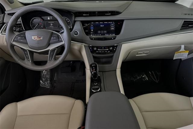 Vehicle image 14 of 33