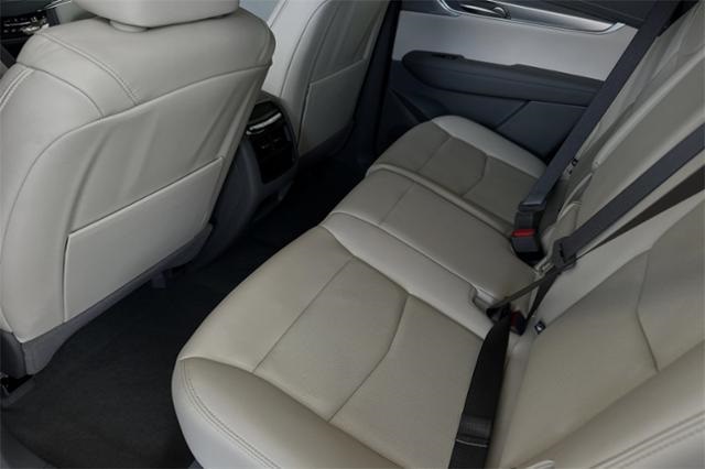Vehicle image 11 of 33