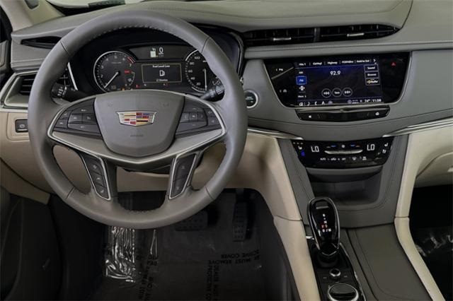 Vehicle image 13 of 33