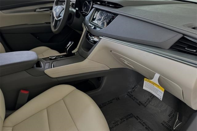 Vehicle image 15 of 33