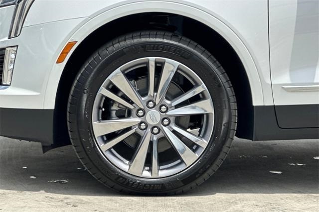 Vehicle image 9 of 33