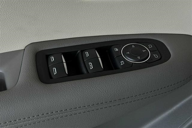 Vehicle image 31 of 33