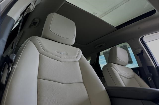 Vehicle image 12 of 33