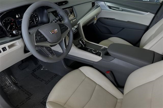 Vehicle image 16 of 33