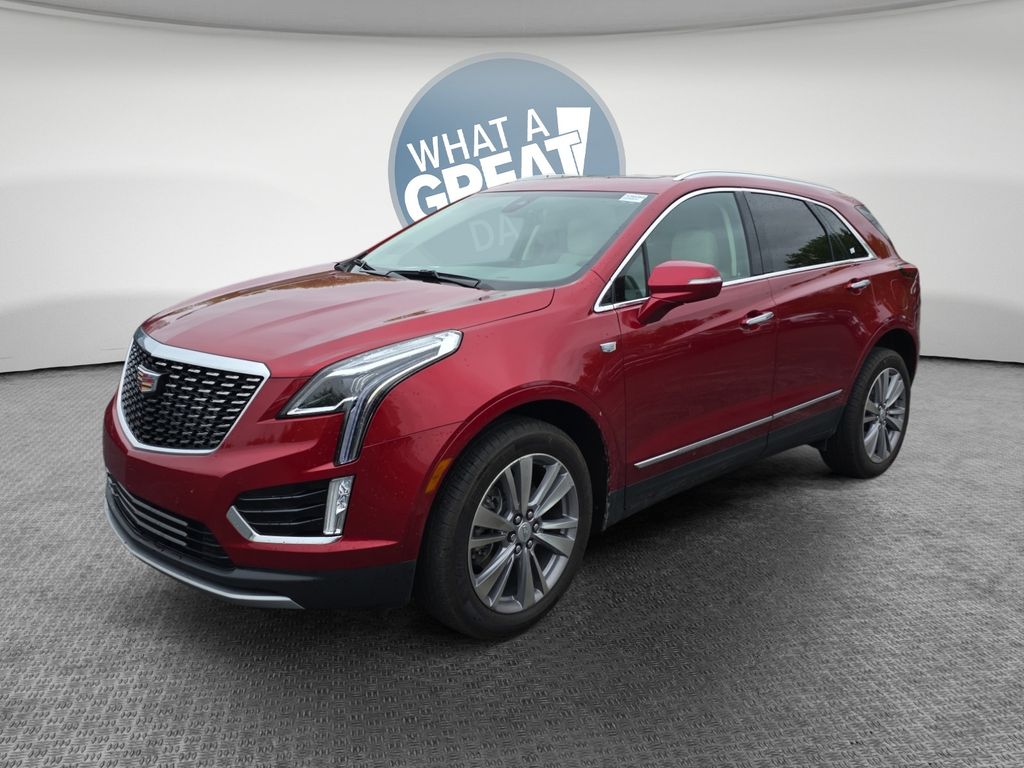 2024 Cadillac XT5 Premium Luxury Image 2 of 30