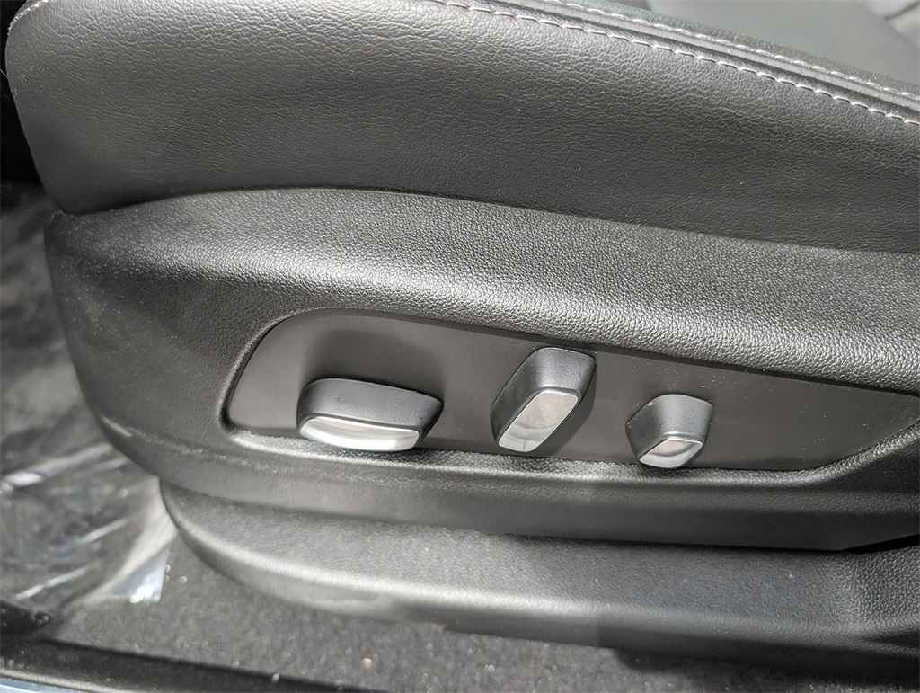 Vehicle image 15 of 37