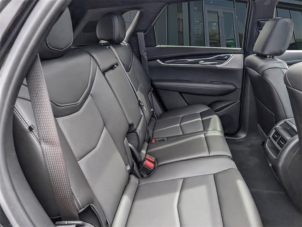 Vehicle image 20 of 37