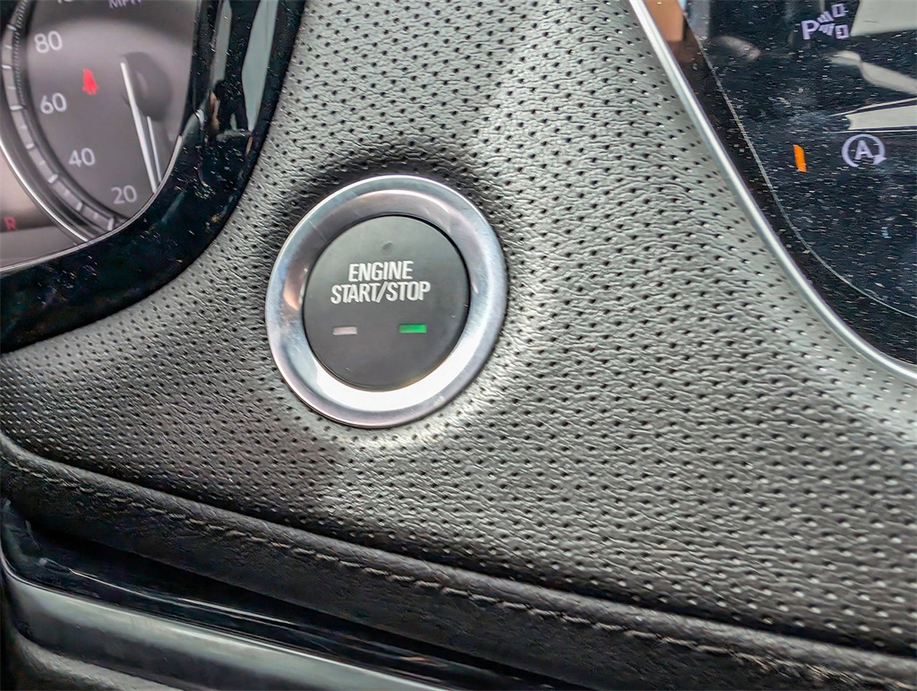 Vehicle image 33 of 37