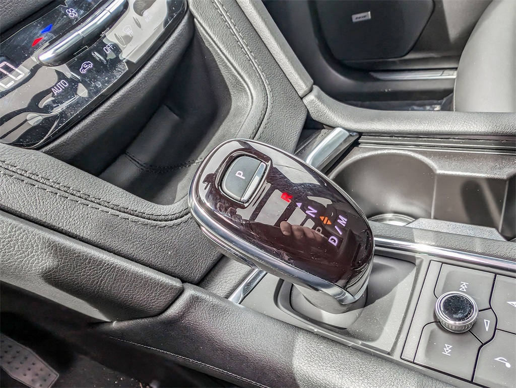 Vehicle image 34 of 37