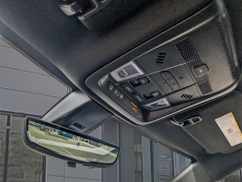 Vehicle image 36 of 37