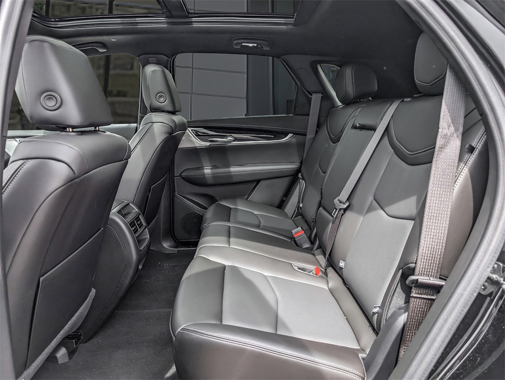 Vehicle image 11 of 37