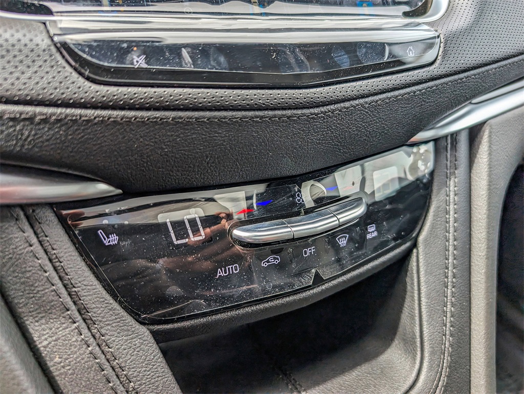 Vehicle image 32 of 37