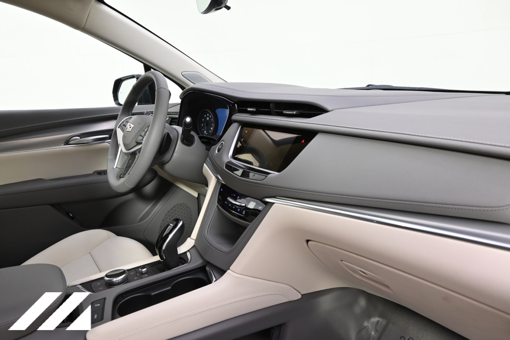 Vehicle image 15 of 37