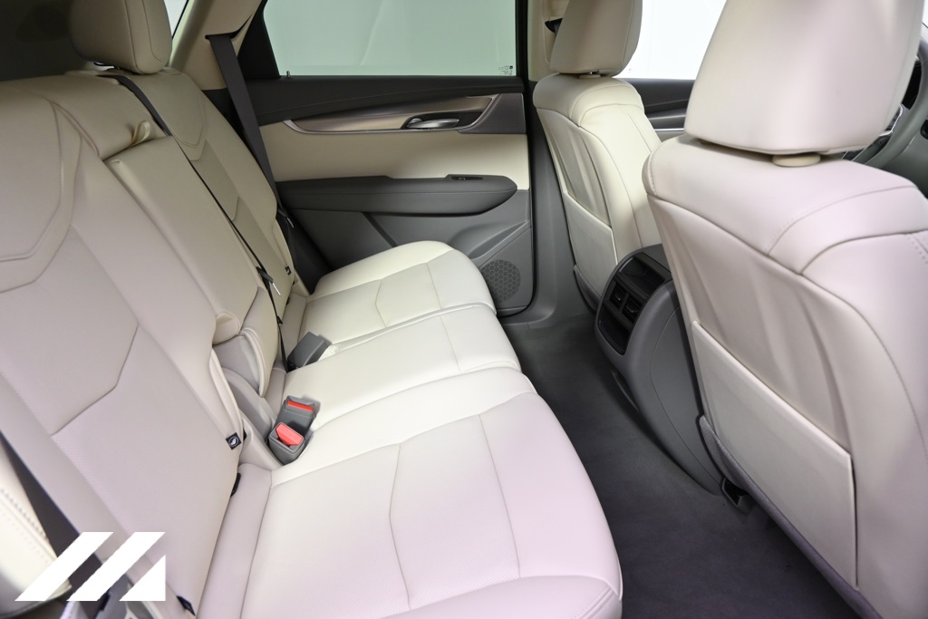 Vehicle image 18 of 37
