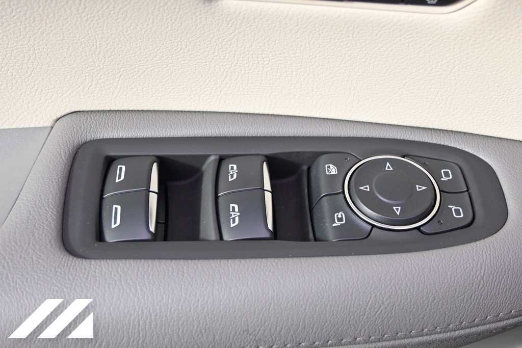 Vehicle image 23 of 37